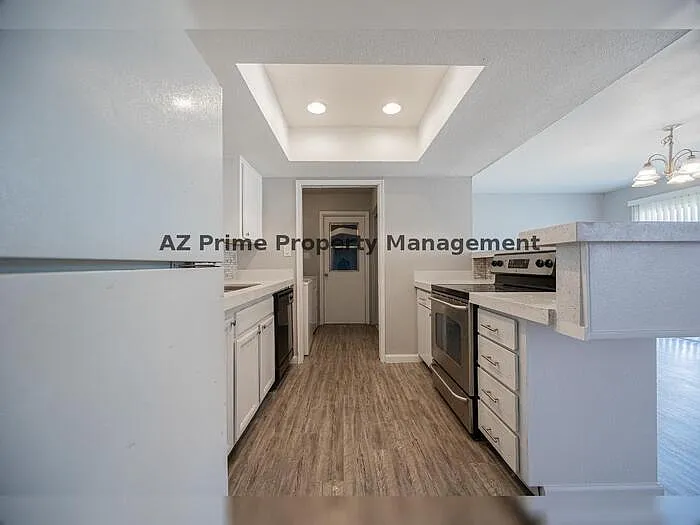 4704 S La Rosa Dr — Photo 12