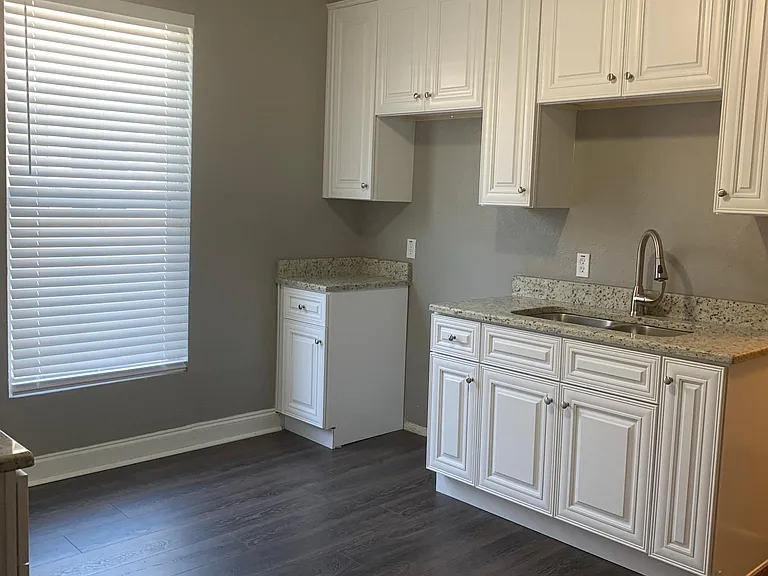 1337 W Lasalle St — Photo 5