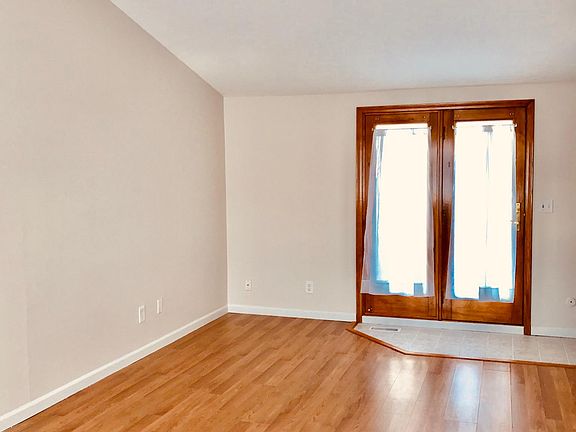 5th image of 2729 Cumberland Dr
