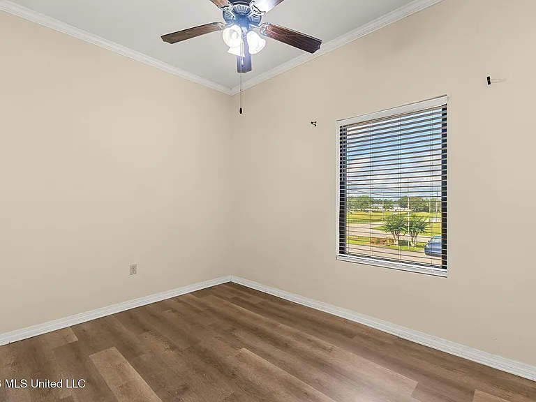 2 W Lakeview Dr #6 — Photo 17