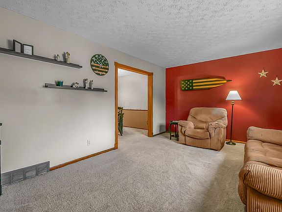 5th image of 8633 Meadowton Ct