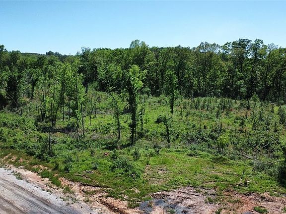 5th image of 71 Woodland Ridge Trail