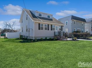 122 Runyon Ave, Middlesex, NJ 08846