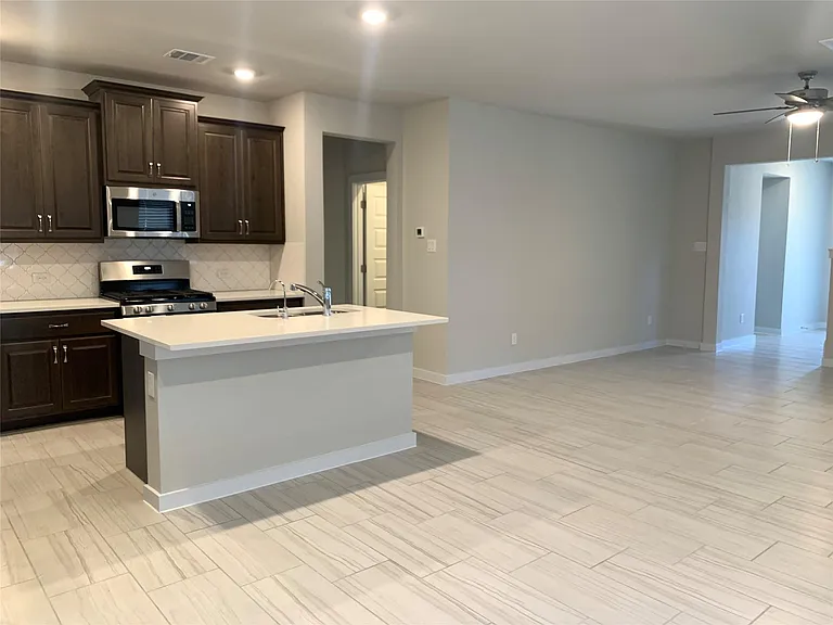 2913 Sage Ranch Dr — Photo 8