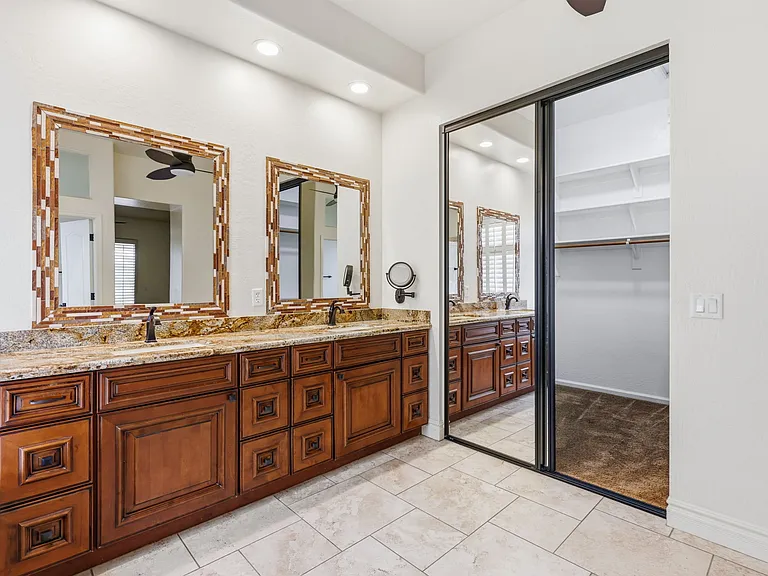 622 E Vinedo Ln — Photo 37