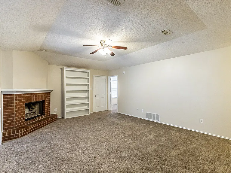 6120 7th Dr — Photo 5