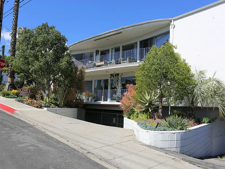 2849 Waverly Dr — Photo 13