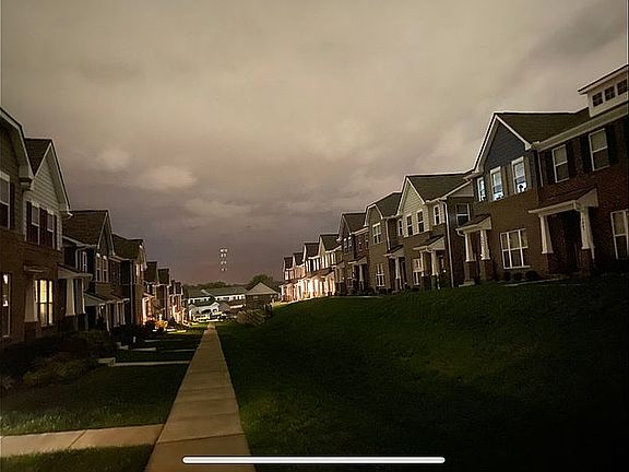 2nd image of 1075 Henley Ln