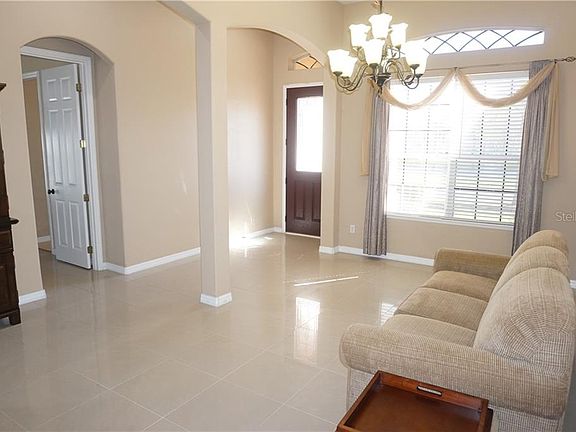 5th image of 16514 Tudor Grove Dr