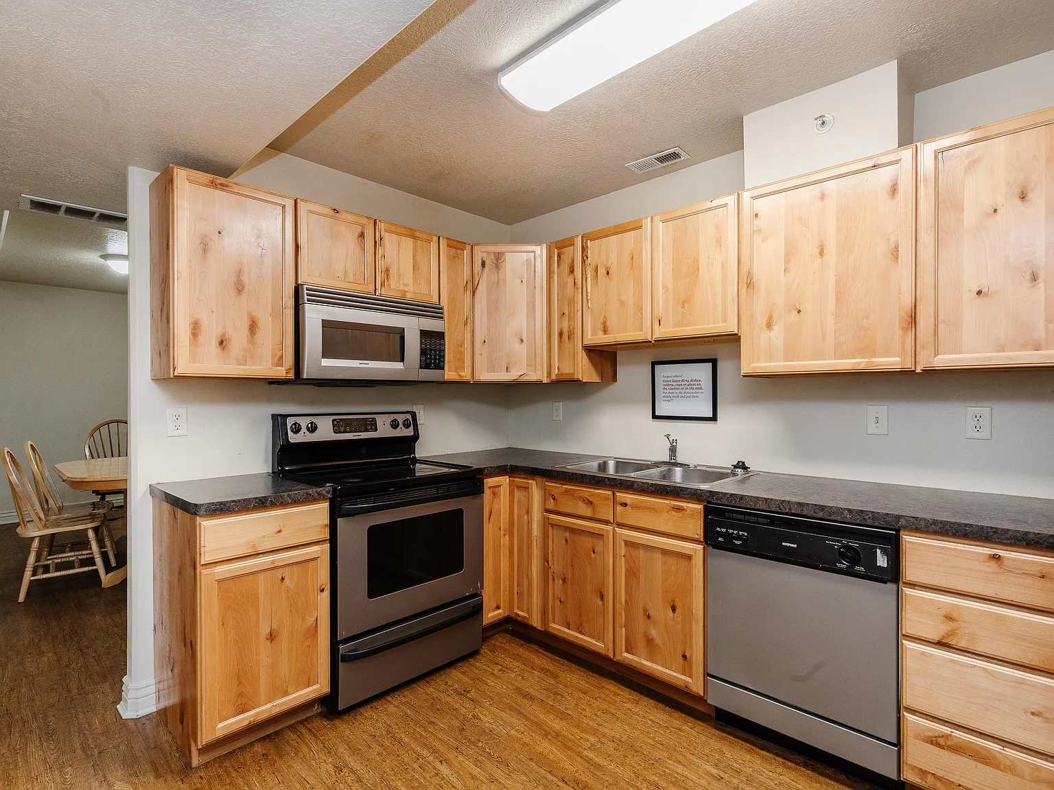 7 bed, $575 — Photo 4