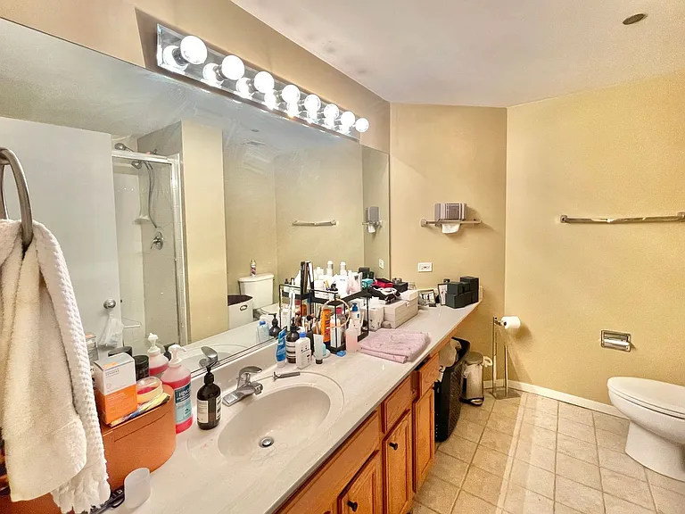 208 W Washington St #506 — Photo 9