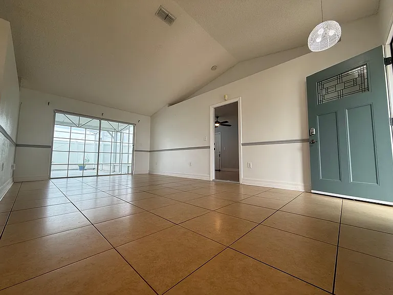 2531 Sage Dr — Photo 3