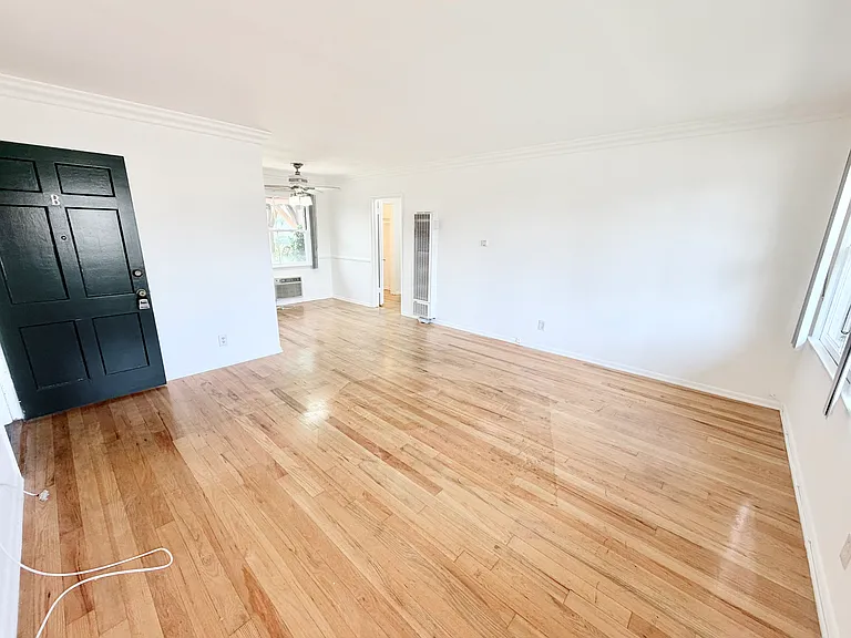 615 Linwood Ave — Photo 8