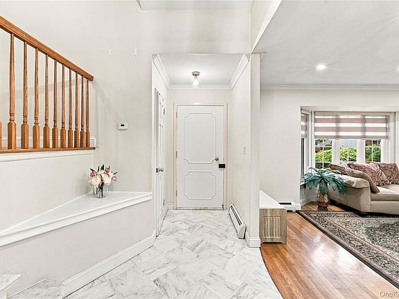 3rd image of 52 Winthrop Road