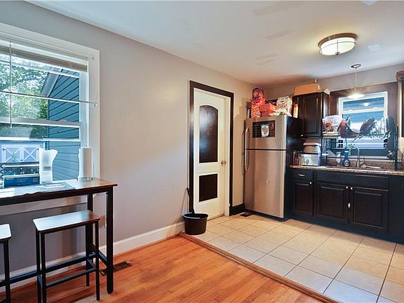 5th image of 454 Algonquin Rd