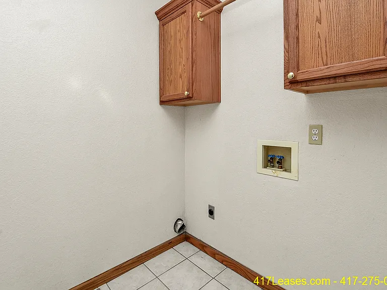 1261 E Lakewood St — Photo 38