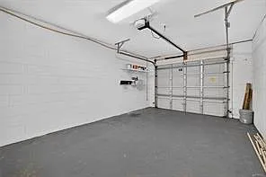 660 Royalty Ct — Photo 31