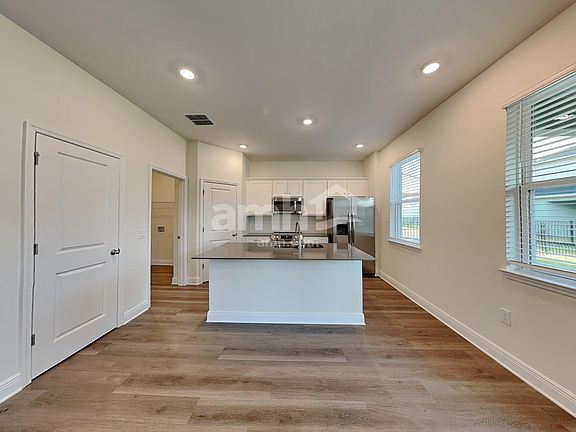 4th image of 5998 Pinewood Estates Dr