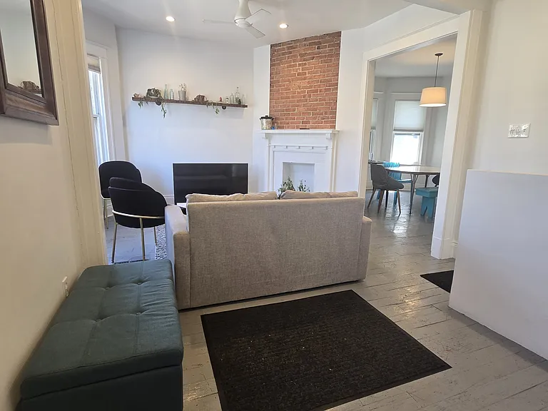 254 W Utica St — Photo 10