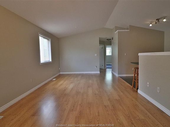 5th image of 1188 Settlers St