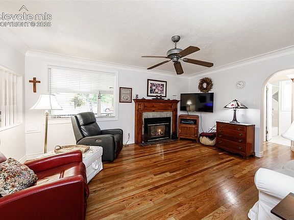 5th image of 912 N Sheridan Ave