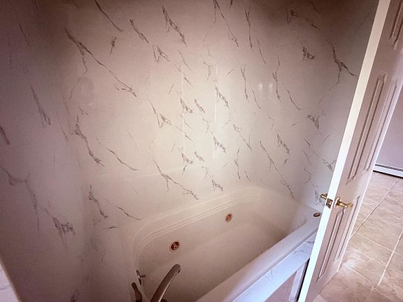 3rd image of 163 Jasper St Floor 2