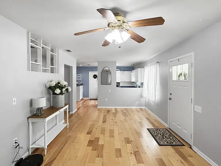 10904 Temple Ave — Photo 6