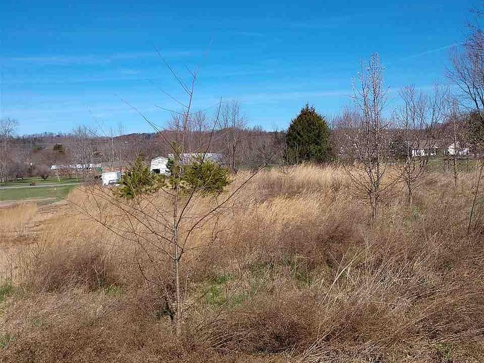 2nd image of Tucker Rd
