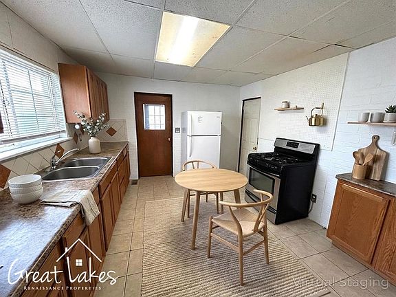3rd image of 2234 Evaline St