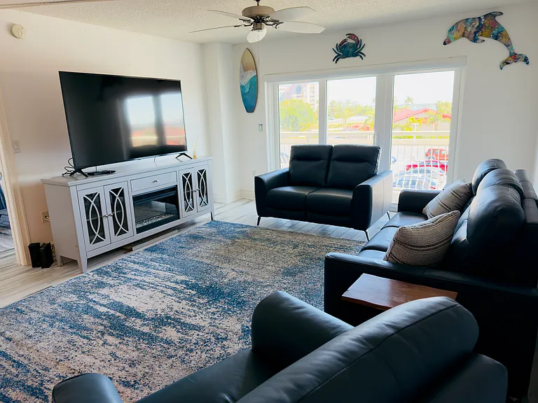 4900 Brittany Dr S #413 — Photo 7