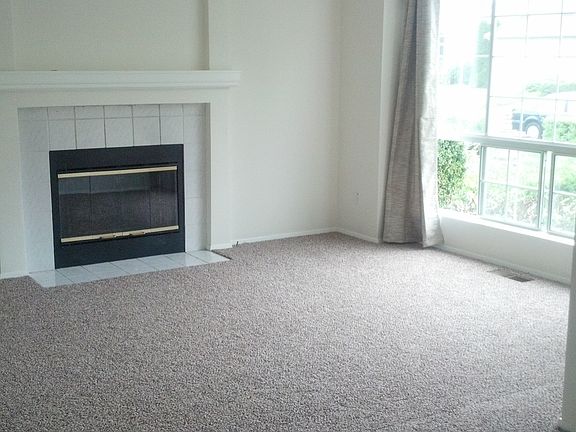 4th image of 3820 47th Ave NE