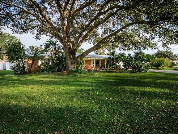3rd image of 1315 Pleasant Pl