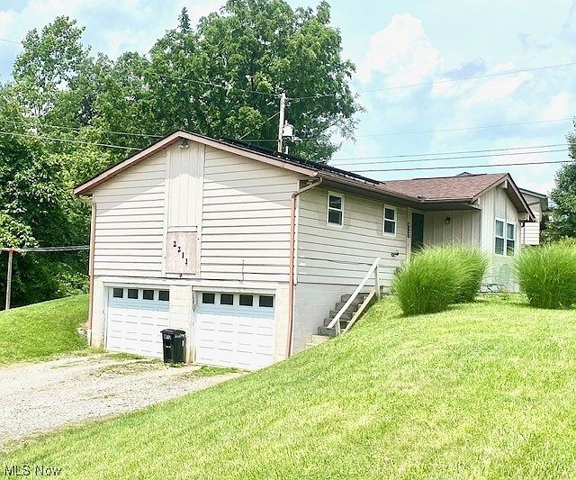2nd image of 2211 Deanne Dr