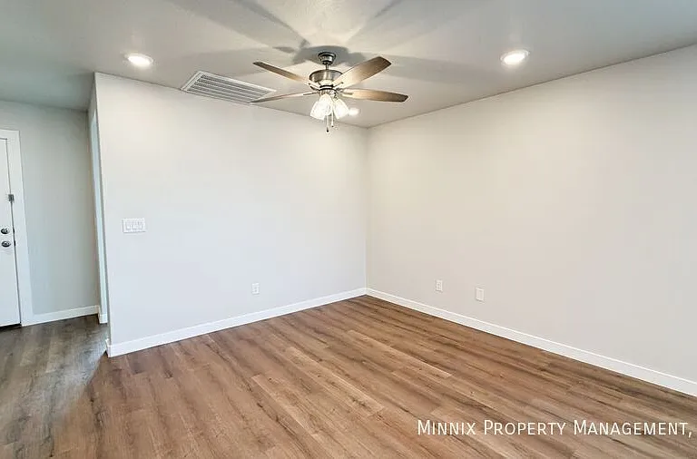 14501 Avenue R — Photo 6