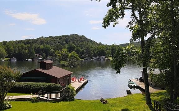 2nd image of 1518 W Lakeshore Dr