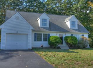 197 Deerfield Ridge Dr, Mystic, CT 06355
