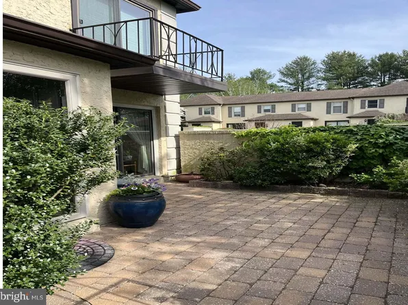 40 Parkridge Dr #40, Bryn Mawr, PA 19010