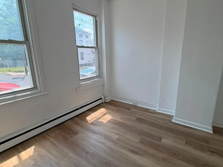 86 Spring St — Photo 11