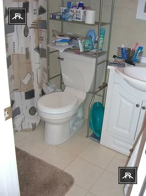 4 bed, 2.0 bath, $5,400 — Photo 2