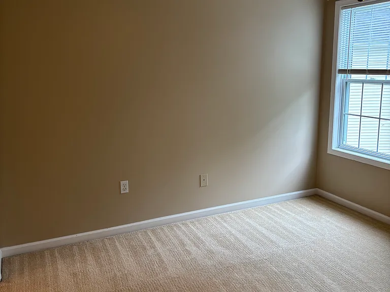 101 Quigley Ct — Photo 43