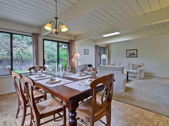 5th image of 262 Creekside Dr
