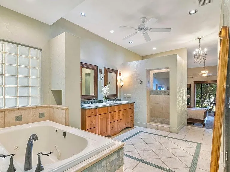 10577 Down Lakeview Cir — Photo 47