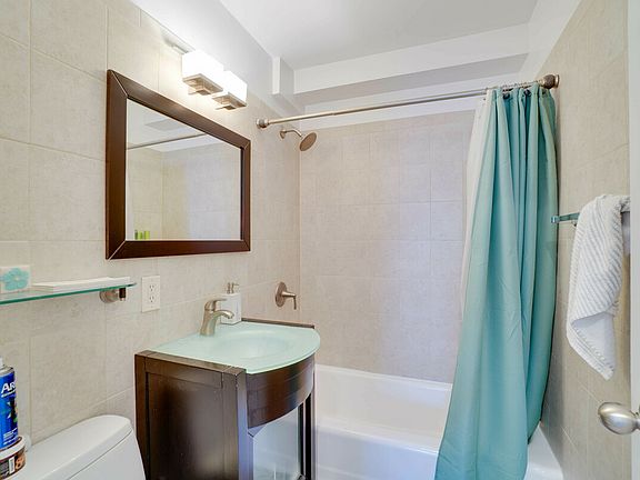 4th image of 220 E 60th St APT 9D