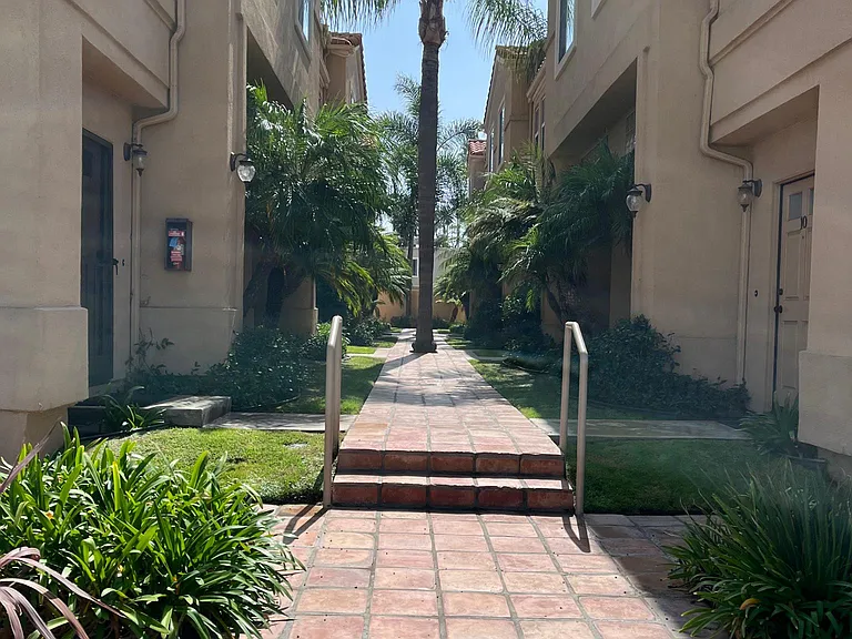 1630 E Palm Ave #3 — Photo 2