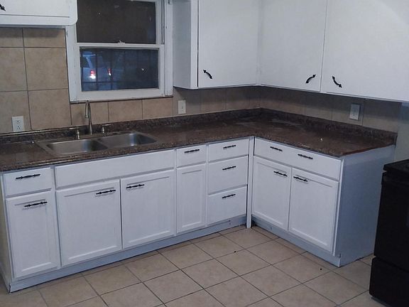 Another view of kitchen