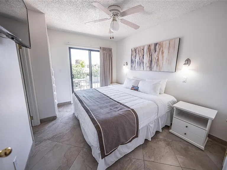 Scottsdale Park Suites — Photo 4