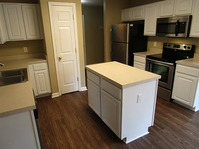 2990 Buckner Ln — Photo 2