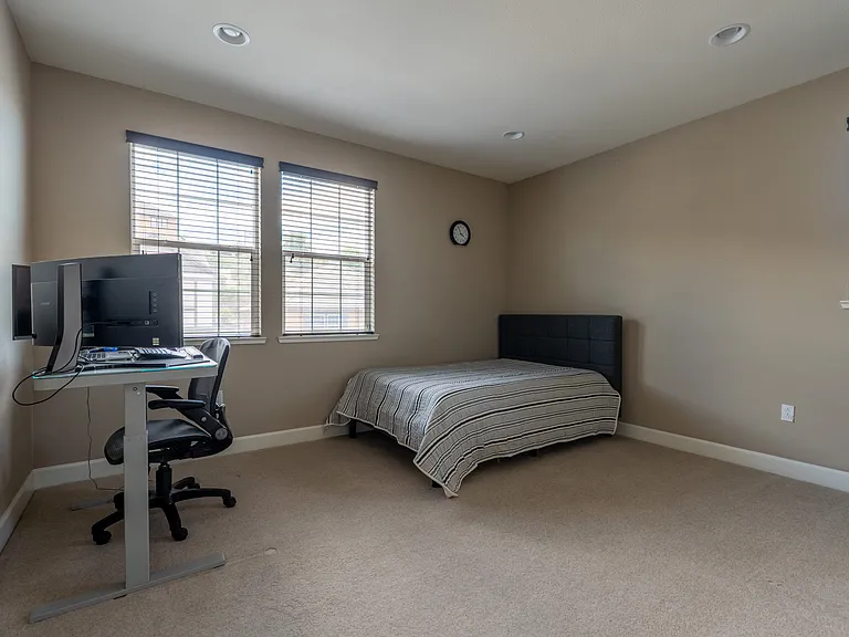 3881 Highpointe Ct — Photo 20