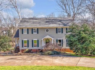 27 Club Forest Ln, Greenville, SC 29605