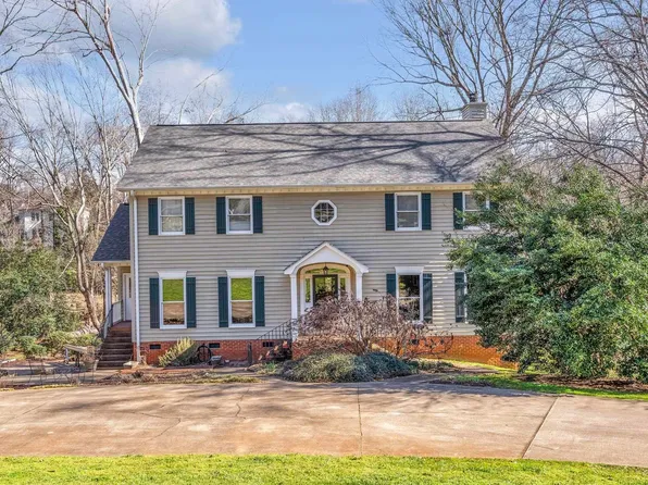 27 Club Forest Ln, Greenville, SC 29605